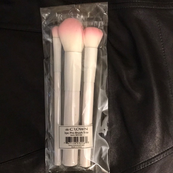 Crown Pro Trio Brush Set! NWT! - Picture 3 of 3